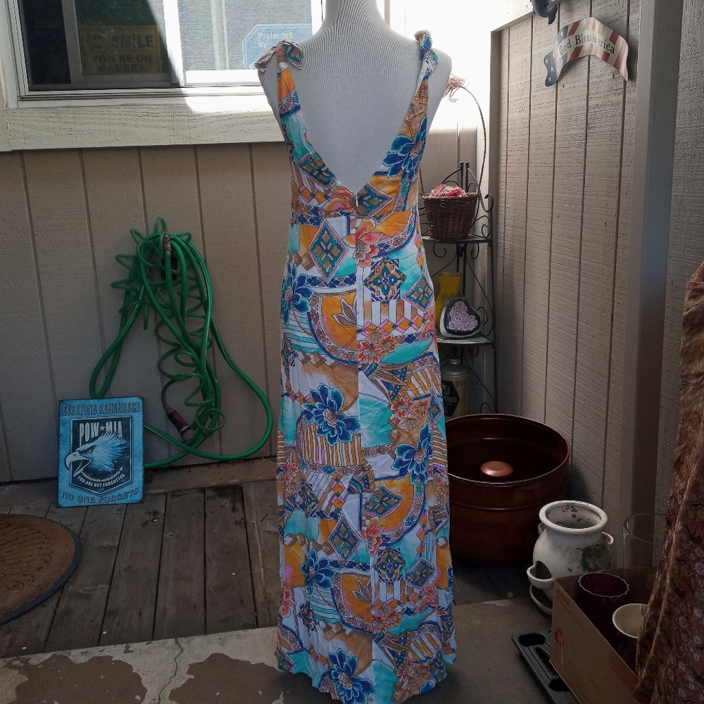 Dress - Picture 2 of 3